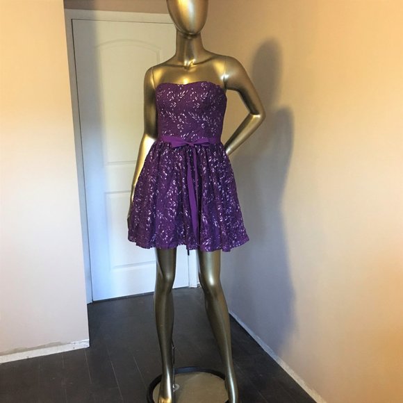 VERA WANG PRINCESS Strapless Purple Lace Mini Cocktail Dress - Picture 2 of 11
